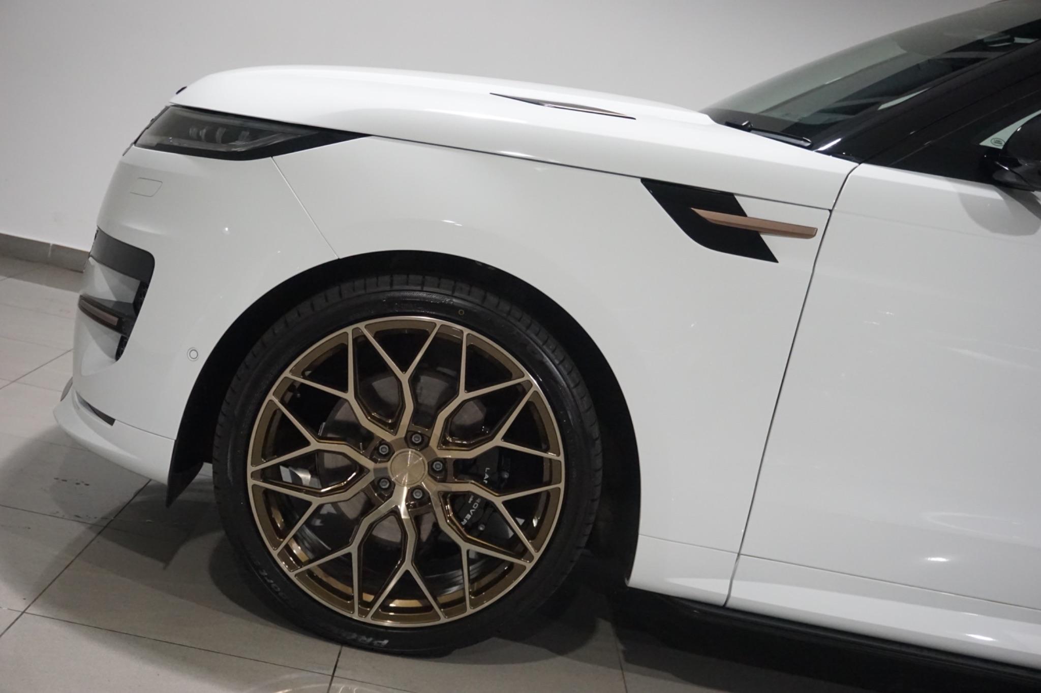 Land Rover Range Rover Sport 3.0 D300 MHEV Dynamic SE Auto 4WD Euro 6 (s/s) 5dr